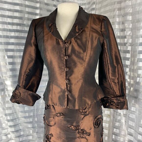 J Rose Brown Floral Appliqué Dress Suit - Picture 2 of 7